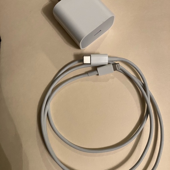 256G iPhone 12Pro Max. Unlocked. - Picture 4 of 5